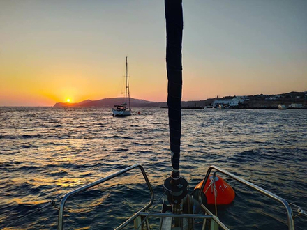 Nous avons dû passer plusieurs nuits à bord du voilier... Pas de place dans les ports, trop de vent pour rentrer dans le port... Au total, ce sont 5 nuits que nous passons au mouillage.