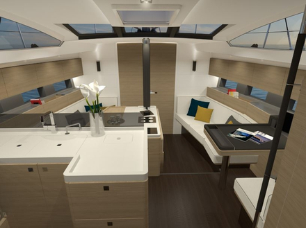 Vision panoramique à 270° dotée de hublots ouvrants, lignes profilées et utilisation de matériaux raffinés comme le cuir ou l'inox... tout a été soigneusement pensé ! Vision panoramique à 270° dotée de hublots ouvrants, lignes profilées et utilisation de matériaux raffinés comme le cuir ou l'inox... tout a été soigneusement pensé !