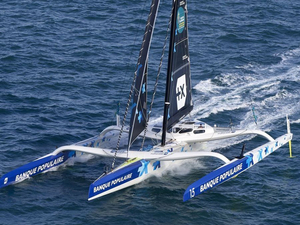 Route du Rhum : le flotteur du Maxi Banque Populaire retrouvé sur une plage