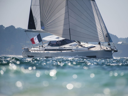 Amel va dévoiler en avant-première mondiale la maquette de son futur voilier de 60 pieds. Un modèle très attendu par les amateurs de la marque !