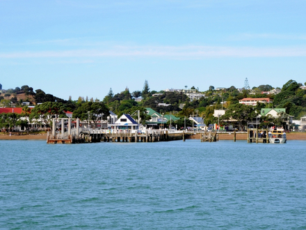 L'arrivée au quai de Paihia L'arrivée au quai de Paihia