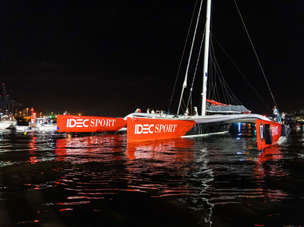 Joyon remporte d'un fil la Route du Rhum devant Gabart. Sans aucun doute l'évènement de l'année ! Joyon remporte d'un fil la Route du Rhum devant Gabart. Sans aucun doute l'évènement de l'année !
