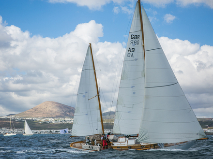 Le 8 janvier, les équipages quittent Lanzarote pour une longue traversée d'environ 3 000 milles en direction de Christophe Harbour à Saint-Kitts, dans les Caraïbes. Le 8 janvier, les équipages quittent Lanzarote pour une longue traversée d'environ 3 000 milles en direction de Christophe Harbour à Saint-Kitts, dans les Caraïbes.