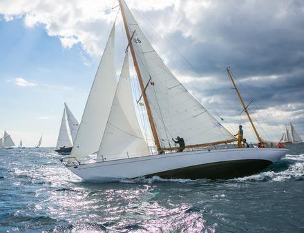 Une dizaine de voiliers classiques s'élancent le 8 janvier des Canaries pour la 4ème édition de la Panerai Transat Classique. Un évènement unique ! Nautisme Article