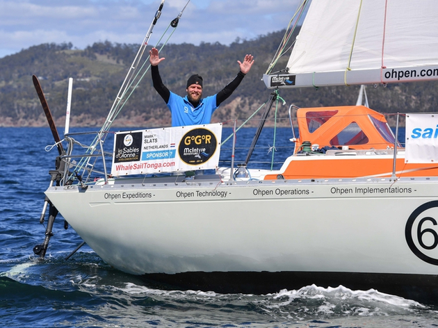 L'écart se réduit entre le Français Jean-Luc Van Den Heede et le Néerlandais Mark Slats, qui a réduit l'écart à 417 milles nautiques. Nautisme Article