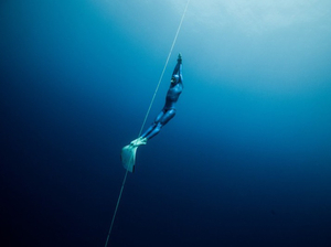 Guillaume Néry de retour en compétition en septembre avec les Mondiaux « à la maison »