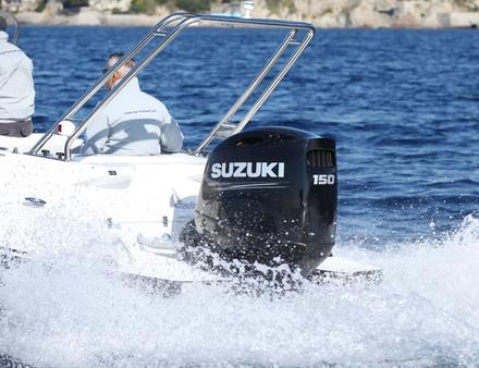 Le DF150A comme le nouveau DF175A est un moteur quatre temps à quatre cylindres en ligne de 2 867 cm3. Nautisme Article