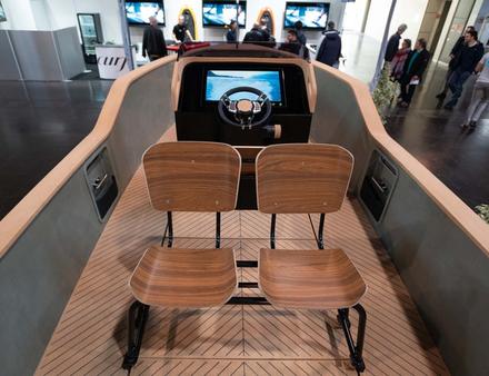 X Shore propose d'expérimenter la « puissance du silence » avec une gamme de bateaux 100 % électrique à la fois puissants, économiques, respectueux de l'environnement et au design très étudié. Nautisme Article