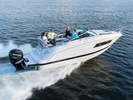 Les Four Winns combinent &agrave; la fois l'&eacute;l&eacute;gance des runabouts m&eacute;diterran&eacute;ens et le confort des bateaux scandinaves.