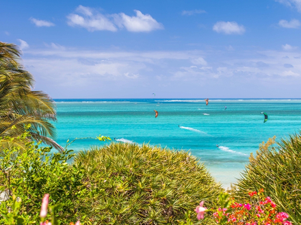 Sports nautiques sur le lagon de Mourouk