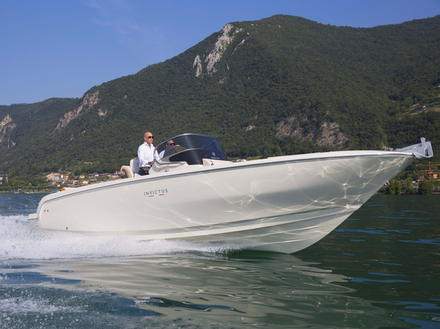 Invictus exporte ses bateaux à travers le monde dont l'Espagne, la France, l'Australie et bientôt les Etats-Unis. Nautisme Article