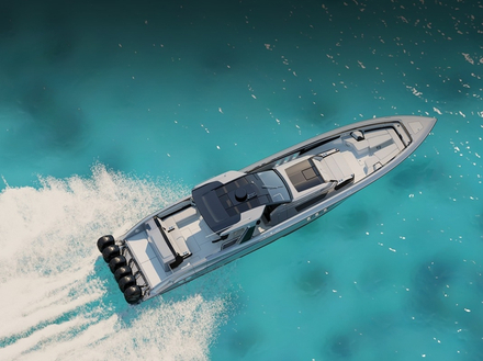 Cigarette présente en avant-première mondiale le Tirranna, un offshore habitable de 59 pieds et motorisé avec 6 hors-bord ! Nautisme Article