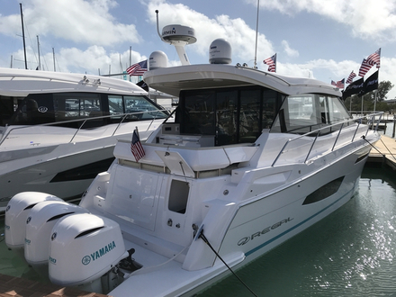 Regal lance à Miami le nouveau 38 XO et ses trois hors-bord sur le tableau arrière ! Nautisme Article
