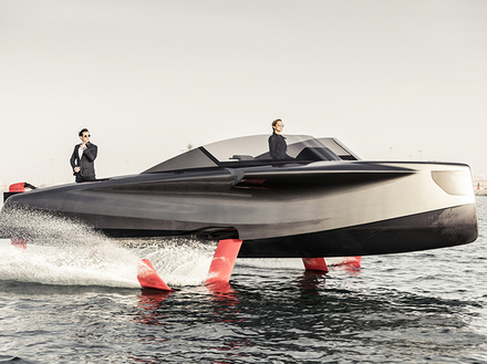Le Foiler d'Enata revient au Dubai Boat Show pour son premier anniversaire avec des évolutions technologiques et design.