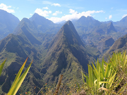 Le cirque de Mafate pour les amateurs de randonnées. Le cirque de Mafate pour les amateurs de randonnées.