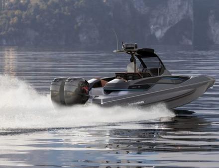 Le design du Hawk 38 est original et racé avec des finitions haut de gamme et une console centrale moderne. Joli coup de Sunseeker ! Nautisme Article