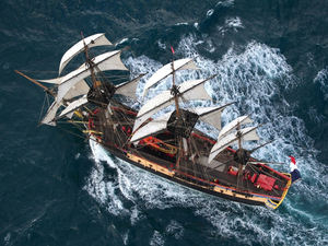 Derniers préparatifs pour les gabiers à bord de l'Hermione