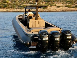 Technohull Omega 45 : un semi-rigide XXL...