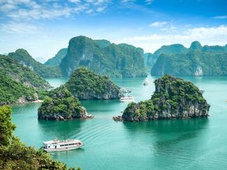 La baie d'Ha Long, l'une des sept merveilles...