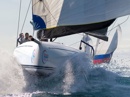 Le ClubSwan 36 réunit ce qui fait le succès du voilier de croisière et du voilier de course en combinant les atouts du dériveur et du quillard, avec tous les avantages du foil. Il participera aux Nations Trophy. Le ClubSwan 36 réunit ce qui fait le succès du voilier de croisière et du voilier de course en combinant les atouts du dériveur et du quillard, avec tous les avantages du foil. Il participera aux Nations Trophy.