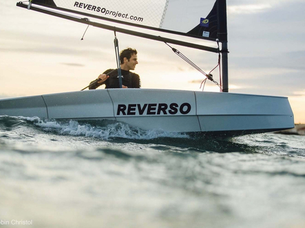 Ce dériveur se transporte facilement, du domicile au bord de mer et se monte en moins de dix minutes !