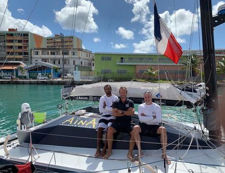 Aymeric Chappellier et ses équipiers, Rodrigue Cabaz et Éric Quesnel. Nautisme Article