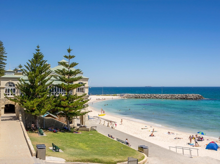 Cottesloe Beach, une des plages les plus populaires de Perth.