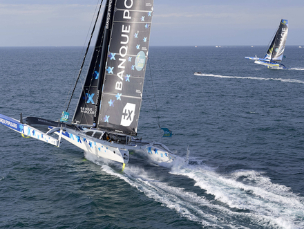 Les cinq multicoques star de la Classe Ultime 32/23 vont se retrouver sur plusieurs courses jusqu'en 2023. Les cinq multicoques star de la Classe Ultime 32/23 vont se retrouver sur plusieurs courses jusqu'en 2023.