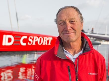 Avant son voyage vers l'Asie, IDEC SPORT a profité dans cette optique d'un important chantier hivernal centré sur la fiabilisation. Il a retrouvé cette semaine son port d'attache de la Trinité-sur-Mer. Nautisme Article