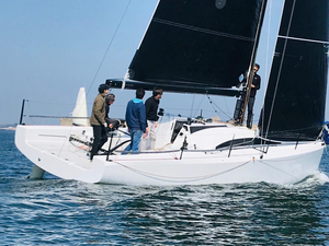 Aymeric Chapellier sur le nouveau MMW 33 Fast Cruiser