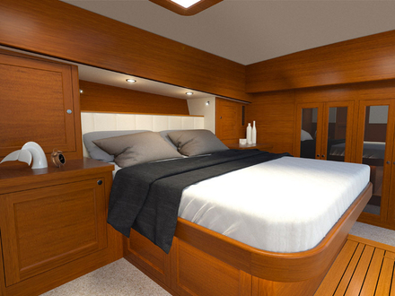 Si le motor-yacht est encore en construction, le chantier a annoncé qu'il sera équipé de deux ou trois cabines, et que l'ensemble du bateau sera décoré tout en teck et en tissus. Si le motor-yacht est encore en construction, le chantier a annoncé qu'il sera équipé de deux ou trois cabines, et que l'ensemble du bateau sera décoré tout en teck et en tissus.