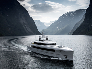 Première navigation en Norvège pour le superyacht Najiba de Vitruvius Yachts