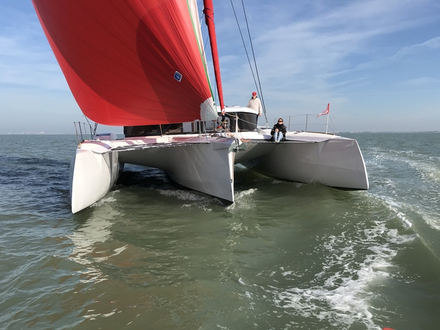 Dessiné par Marc Lombard, le nouveau bateau reprend les fondamentaux des autres Neel et offre un nouveau design et une allure racée. Dessiné par Marc Lombard, le nouveau bateau reprend les fondamentaux des autres Neel et offre un nouveau design et une allure racée.