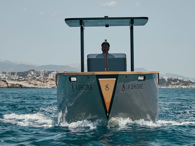 Cette année, les visiteurs pourront admirer sur l'esplanade devant le Grimaldi Forum, l'Eelex 8000 du chantier suédois X Shore, un bateau 100% électrique. Nautisme Article