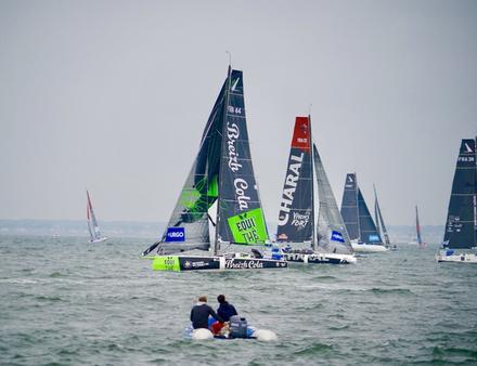 Des changements de voile, une série d'empannages et d'engagements dans un mouchoir à la bouée spectacle devant la digue de Pornichet, les plaisanciers qui avaient fait le déplacement ne boudaient pas leur plaisir. Nautisme Article