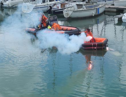 Essais de feux par la SNSM Nautisme Article