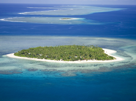 L'île de Tavarua, où « l'île coeur » se situe à l'Ouest de Fidji et est connue pour son apparence originale en forme de coeur. L'île de Tavarua, où « l'île coeur » se situe à l'Ouest de Fidji et est connue pour son apparence originale en forme de coeur.