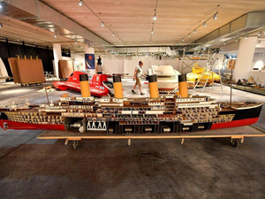 Mise à flot à Bordeaux du MMM, un musée dédié à la mer