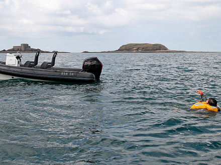 Point primordial : on ne s'équipe pas pour répondre à une législation mais pour être secouru en cas de problème. 