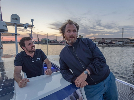 Victorien Erussard et Jérôme Delafosse - Départ de Saint-Pétersbourg Victorien Erussard et Jérôme Delafosse - Départ de Saint-Pétersbourg