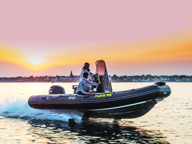 Ce Zodiac Pro de 5,50 mètres baptisé « Flying Rib » est motorisé par un hors-bord Yamaha de 70 chevaux. Nautisme Article