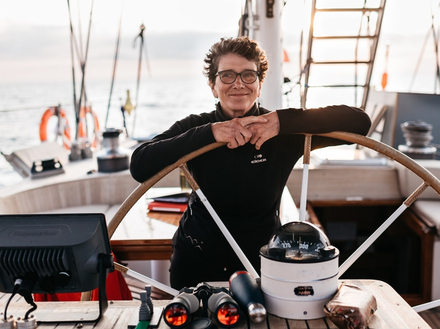 Isabelle Autissier, invitée d'honneur du salon. Nautisme Article