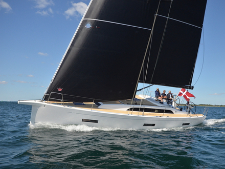 Plus de 6 000 voiliers vendus depuis 1979, X-Yachts a su imposer sa marque de fabrique à travers le monde. Plus de 6 000 voiliers vendus depuis 1979, X-Yachts a su imposer sa marque de fabrique à travers le monde.