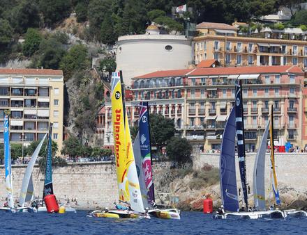 Grand animateur du Tour Voile, Cheminée Poujoulat a remporté quatre journées, dont les trois dernières ! Cela n'a pas suffi, ils terminent second. Nautisme Article