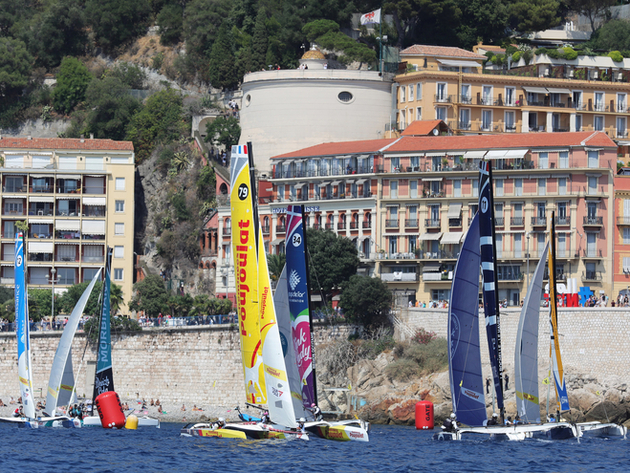 Grand animateur du Tour Voile, Cheminée Poujoulat a remporté quatre journées, dont les trois dernières ! Cela n'a pas suffi, ils terminent second. Nautisme Article