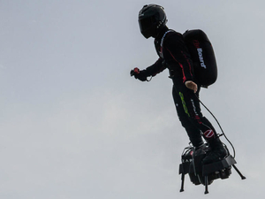Traversée de la Manche en flyboard : Zapata est tombé à l'eau lors de son ravitaillement