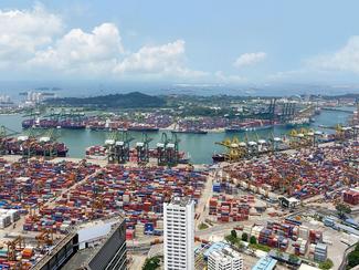 Containers, la mise en boîte maritime