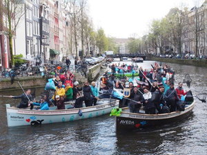 Les croisières sur les canaux d'Amsterdam se réinventent avec la pêche au plastique