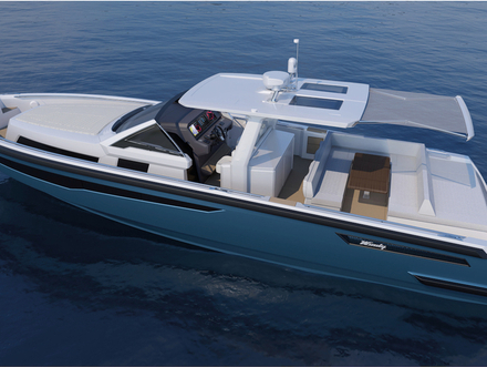 Avec ses cabines et son spacieux cockpit, le SR 44 se veut plus habitable que son aîné le SR52. Nautisme Article