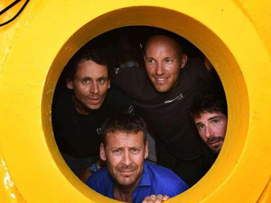 Retour à l'air libre pour quatre plongeurs, après 28 jours par 120 m de fond